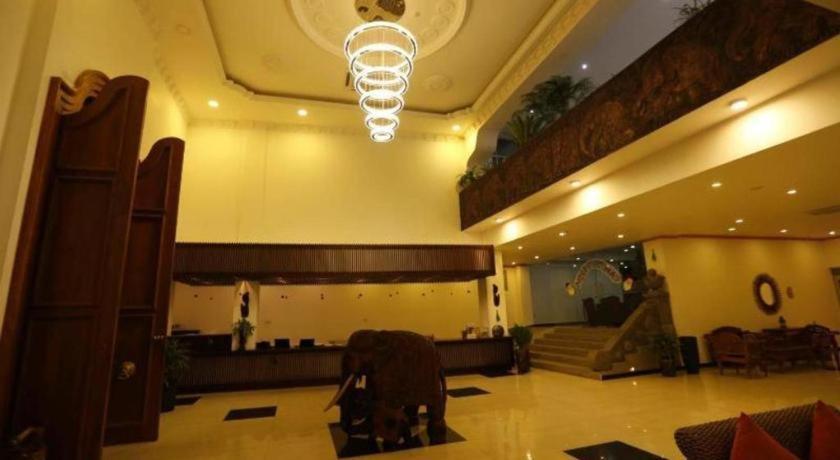 Royal Kandyan Exterior photo