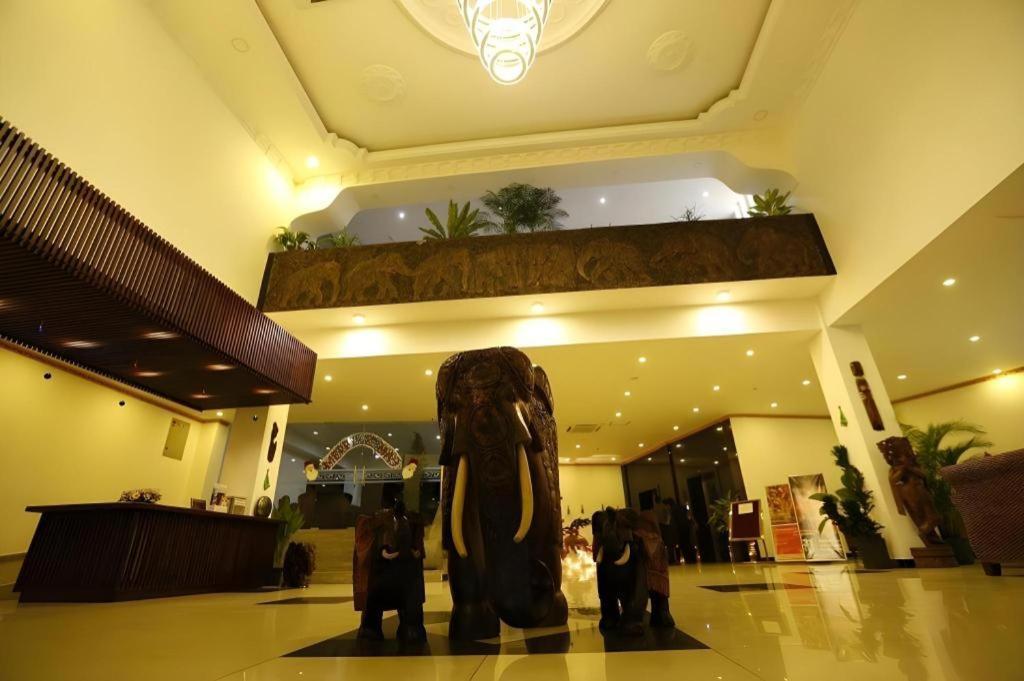 Royal Kandyan Exterior photo