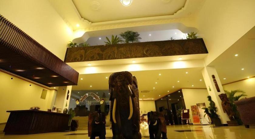 Royal Kandyan Exterior photo