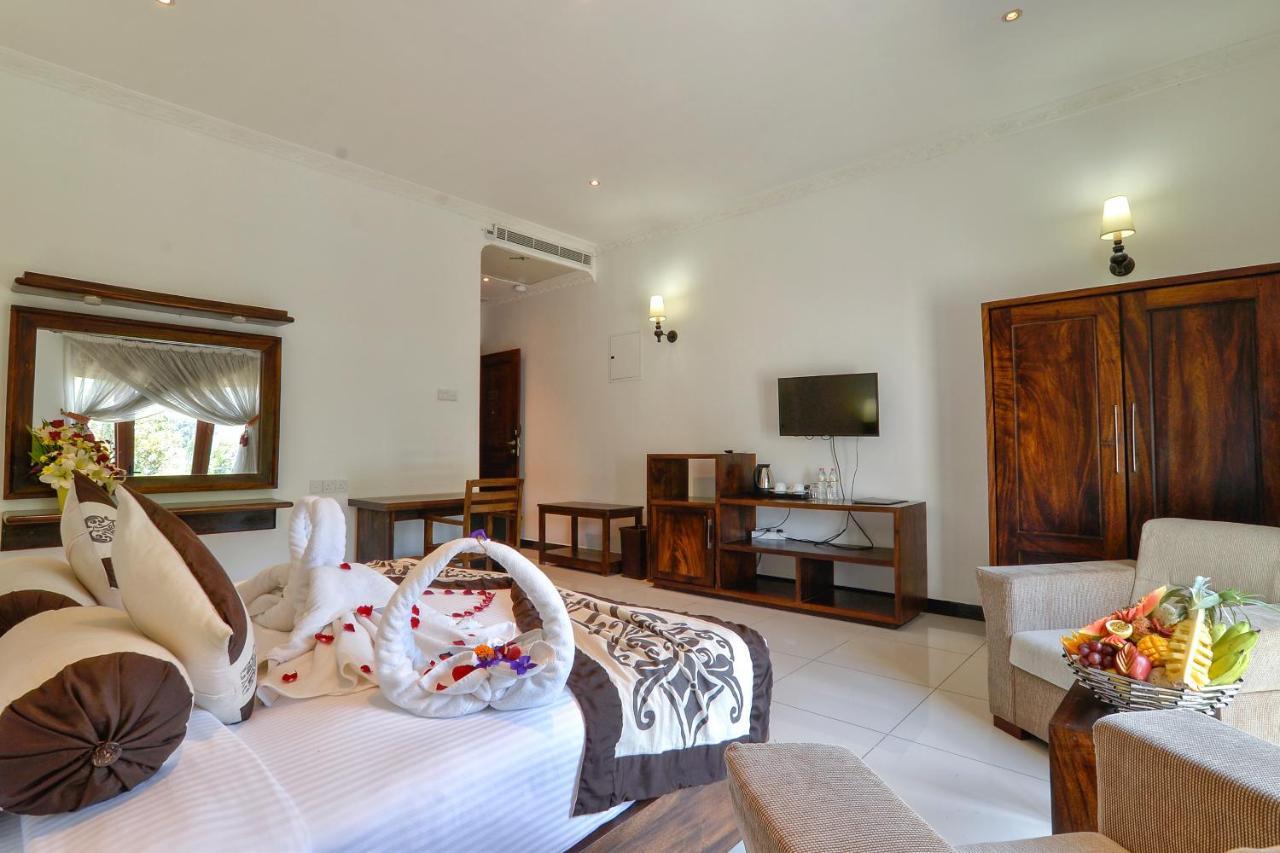 Royal Kandyan Exterior photo
